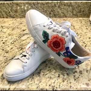 New Skechers White Leather Embroidered Shoes- 6.5